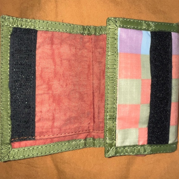 Baggu Madras Pastel Velcro Wallet LIKE NEW - Picture 6 of 6